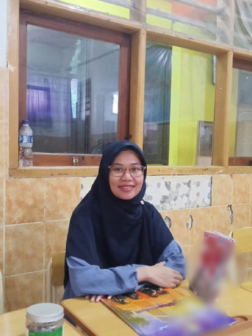 Lisa Febrianti, S.Pd