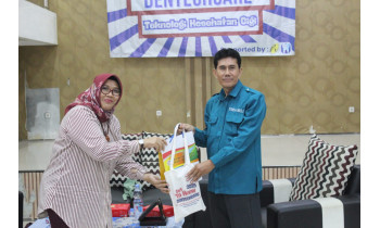 MAHASISWA KESEHATAN GIGI UNAIR SOSIALISASI DI SMAMSA