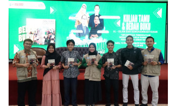 Alumni Smamsa Menjadi Tim Penulis Buku Jejak Kiai Dahlan