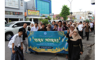 Perkuat Karakter Religius Siswa SMA Muhammadiyah 1 Surabaya Gelar Pawai Isra Miraj